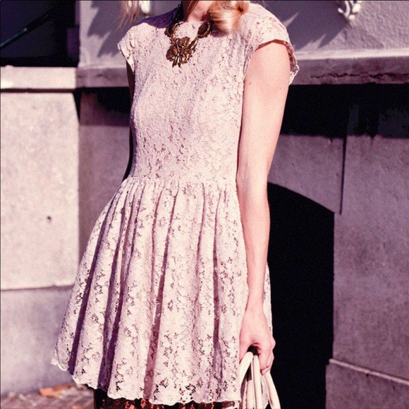 H&M Dresses & Skirts - 2 for $10 ❤️ Nude lace dress